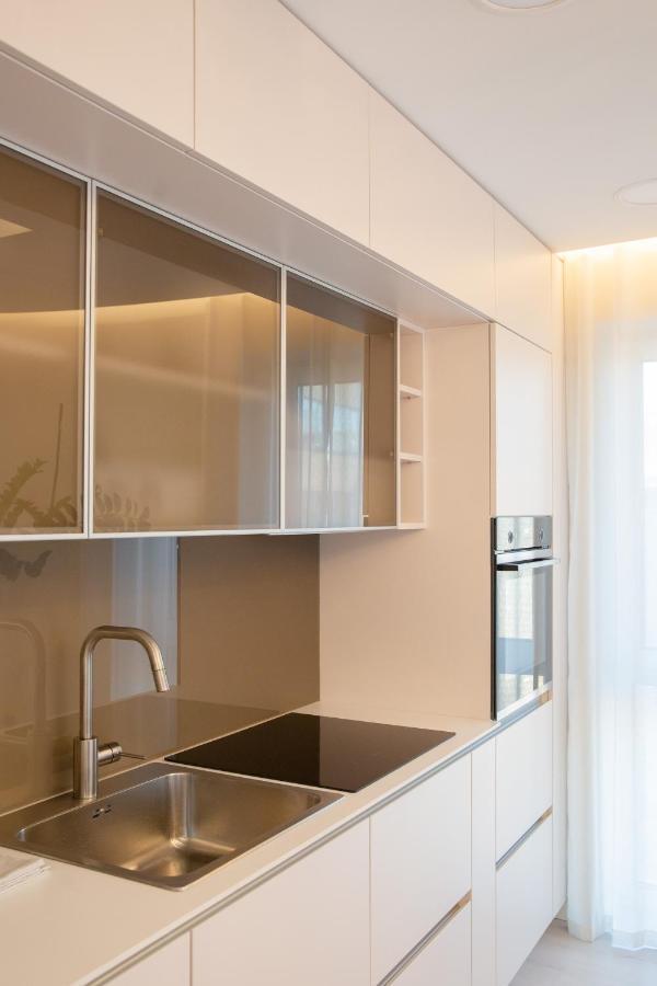 Luxurious Blue&Yellow Apartment In Kaunas Center Esterno foto