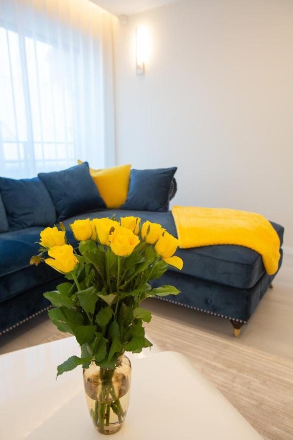 Luxurious Blue&Yellow Apartment In Kaunas Center Esterno foto