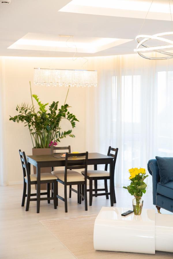 Luxurious Blue&Yellow Apartment In Kaunas Center Esterno foto