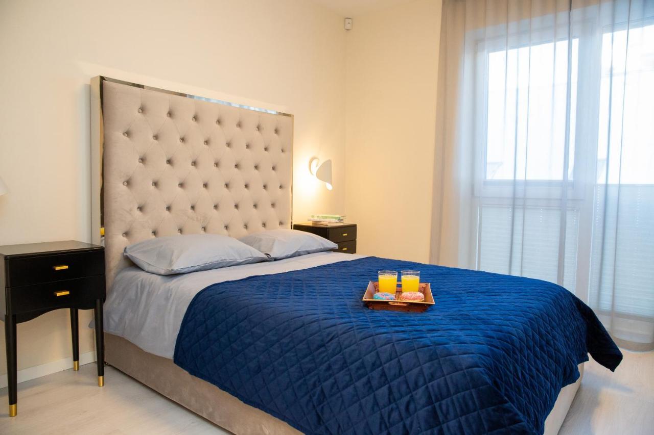 Luxurious Blue&Yellow Apartment In Kaunas Center Esterno foto