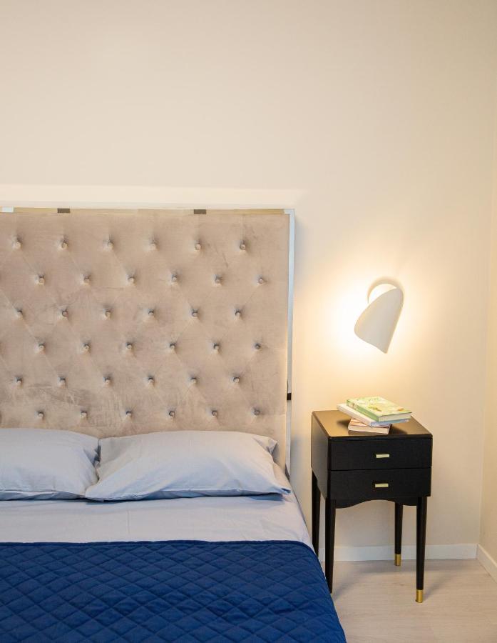 Luxurious Blue&Yellow Apartment In Kaunas Center Esterno foto